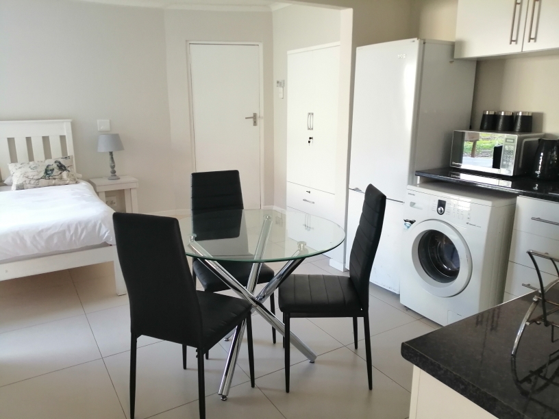 To Let 1 Bedroom Property for Rent in Somerset West Western Cape